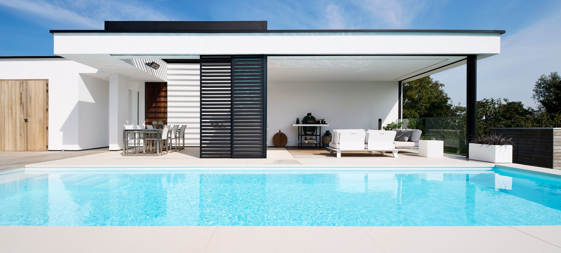Architectuur foto zwembad met poolhouse
