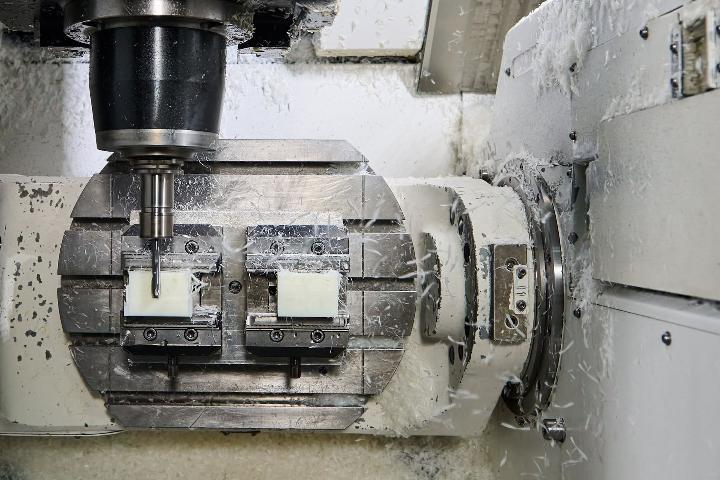 CNC freesmachine in werking